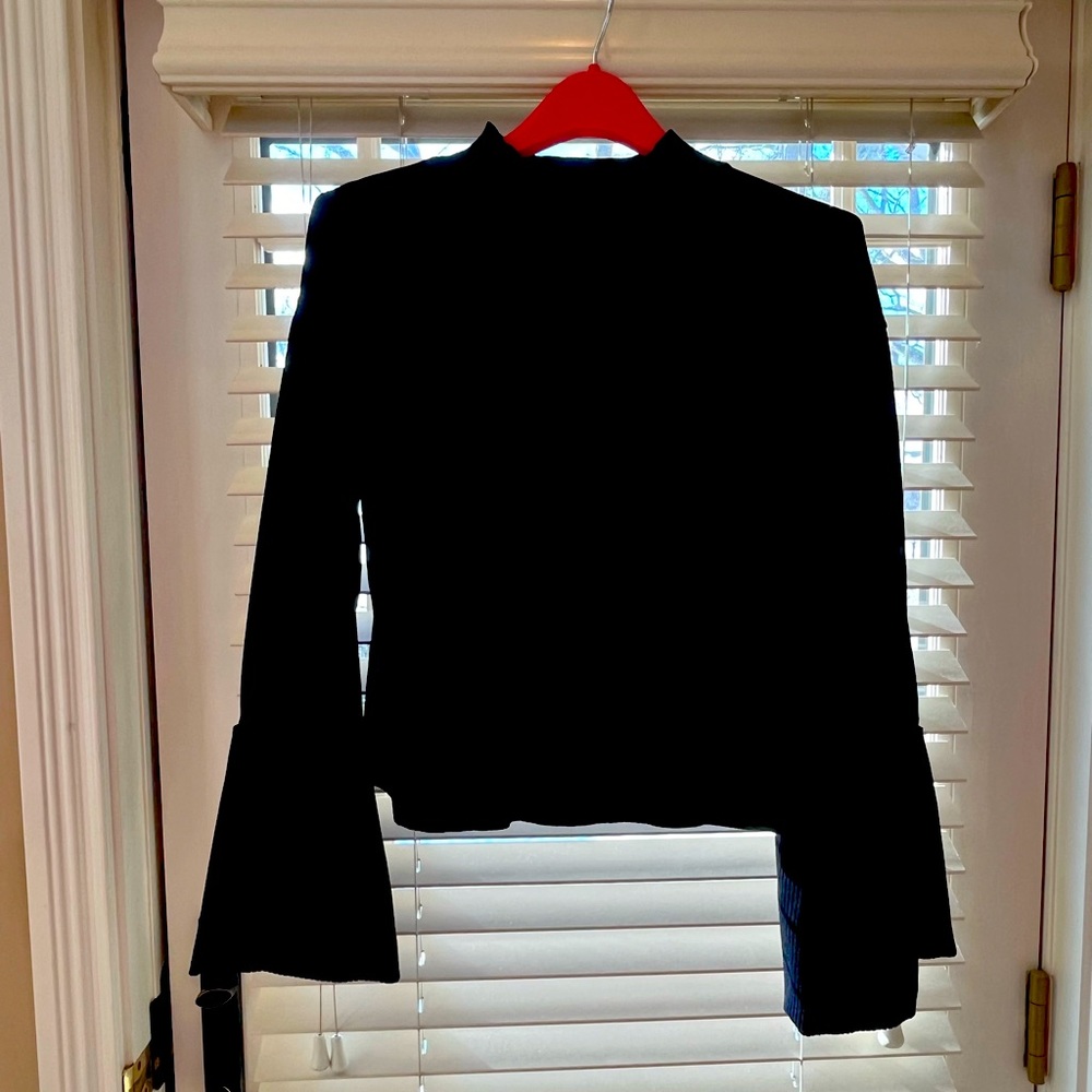 525 Ladies cropped black sweater with bell sleeves, medium